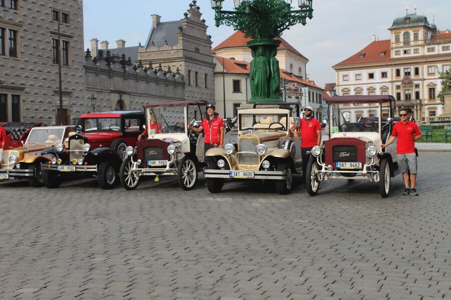 Prague: 1.5–Hour Vintage Car Tour - Custom Stops, Local Perspective, and Photo Breaks That Feel Real