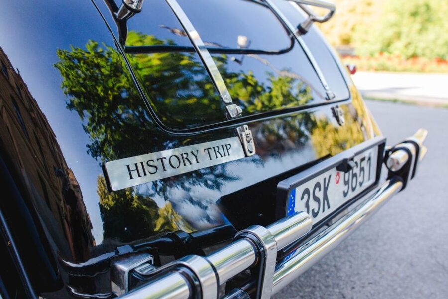 Prague: 1-Hour Private Tour in Vintage Car - Timing tips: use the photo light and expect short stops