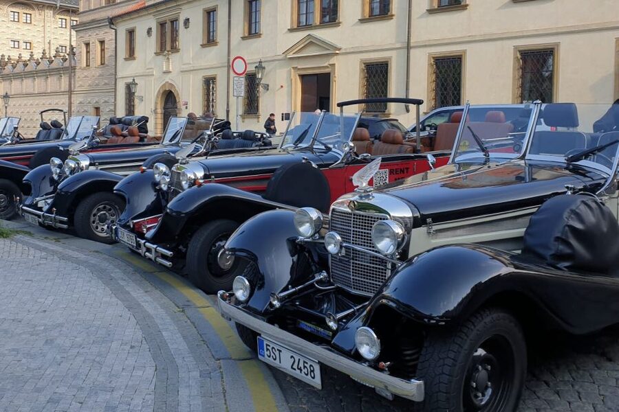 Prague: 1-Hour Private Tour in Vintage Car - Hotel pickup and drop-off make this feel effortless