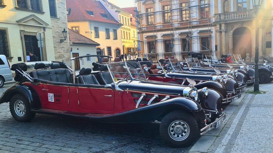 Prague: 120min Private Tour in Vintage Car, up to 6people! - Value: what you get for $389