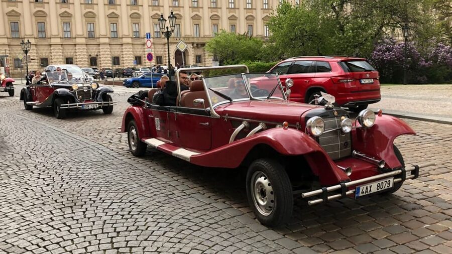Prague: 120min Private Tour in Vintage Car, up to 6people! - Who this vintage car tour suits best