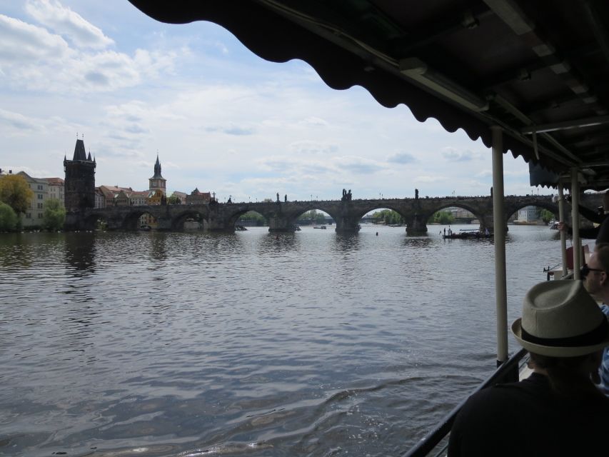 Prague: 2-Hour Lunch Cruise on the Vltava River - Key things to know before you go