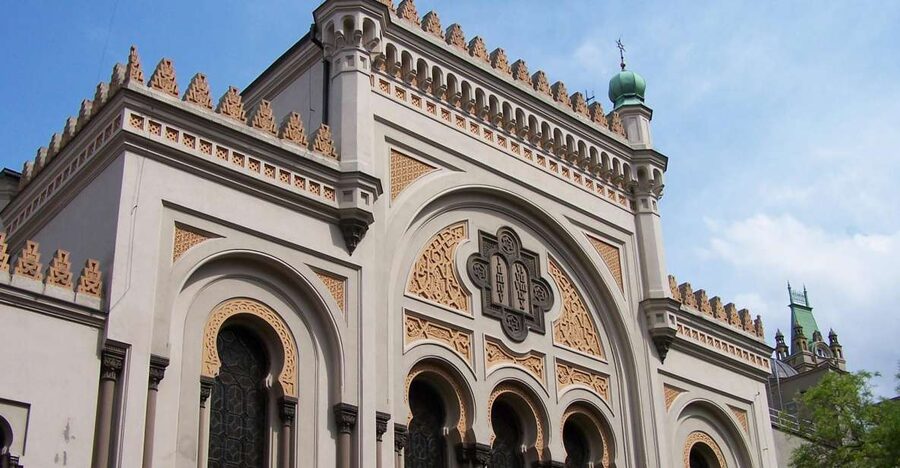 Prague: 2-Hour Old Town and Jewish Ghetto Walking Tour - Josefov Synagogues: Where the Ghetto Story Lives in Plain Sight