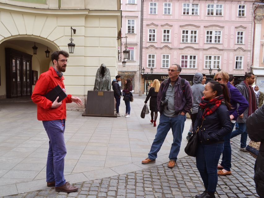 Prague: 2-Hour Old Town and Jewish Ghetto Walking Tour - Dům U Kamenného zvonu and Jan Hus, Old Town Square’s Power Story