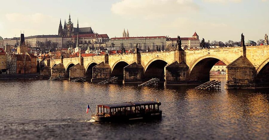 Prague: 2 hours city tour + 1 hour boat cruise - Key Things You’ll Really Notice on This Prague Tour