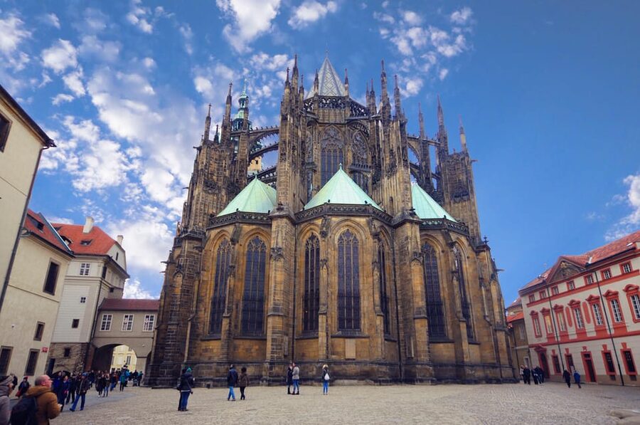 Prague: 2 hours city tour + 1 hour boat cruise - Prague Castle Complex: St. Vitus Cathedral and Golden Lane Courtyards