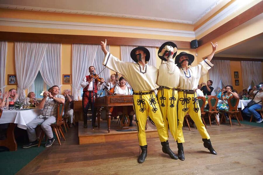 Prague: 3 Course dinner with Drinks, Folk Show & Transfers - Key Points You Should Know Before You Go