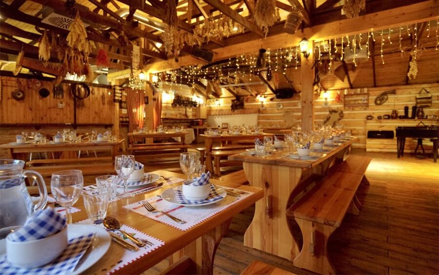 Prague: 3 Course dinner with Drinks, Folk Show & Transfers - Should You Book This Prague Folk Dinner Show?