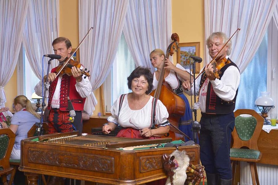 Prague: 3 Course dinner with Drinks, Folk Show & Transfers - The Czech Dinner Program: Welcome Liqueur and a Multi-Course Meal
