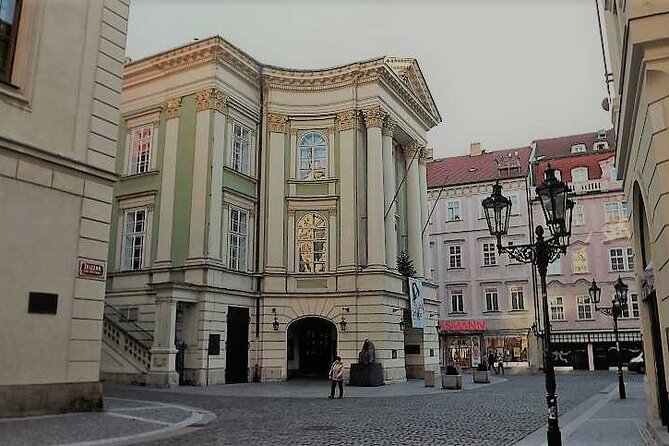 Prague 3-Hour Tour with Astronomical Clock Admission - Timing, Group Size, and Your Stress Level