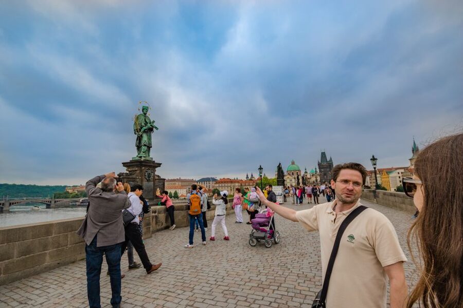 Prague: 3-Hour Walking Tour of Old Town & Prague Castle - Should you book this Prague Old Town and Prague Castle walking tour?