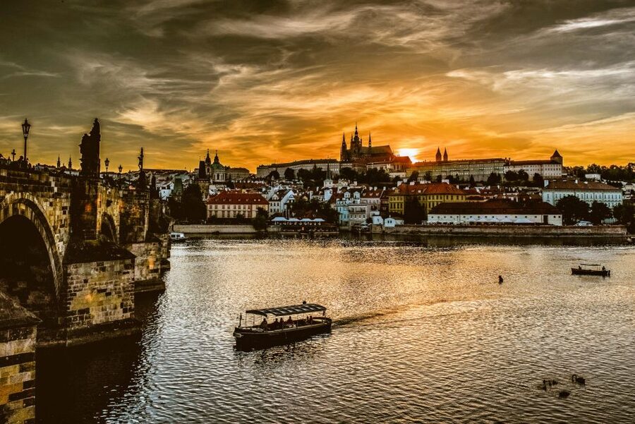 Prague: 45-Minute Sightseeing Cruise to Devil's Channel - Pier Pointers and What the 45 Minutes Covers
