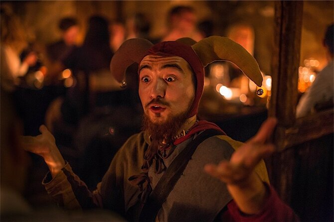 Prague 5 Courses Medieval Dinner and Live Performances - Drinks and service: unlimited concept, real-world pacing