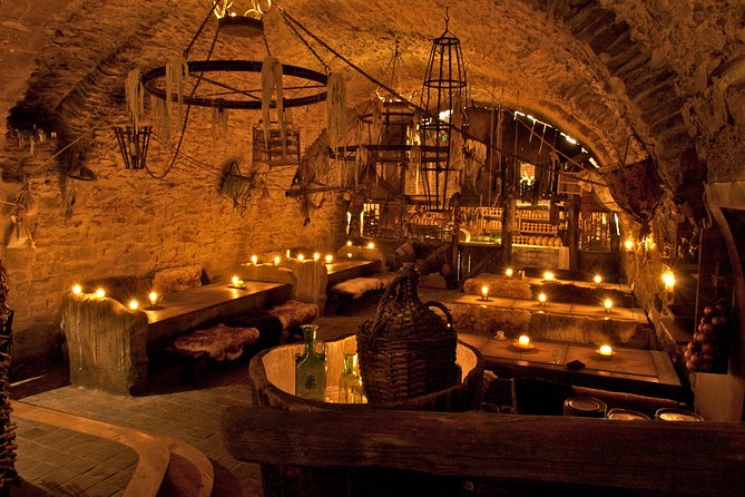 Prague 5 Courses Medieval Dinner and Live Performances - Seating reality: communal tables, crowded room, and how to stay comfortable