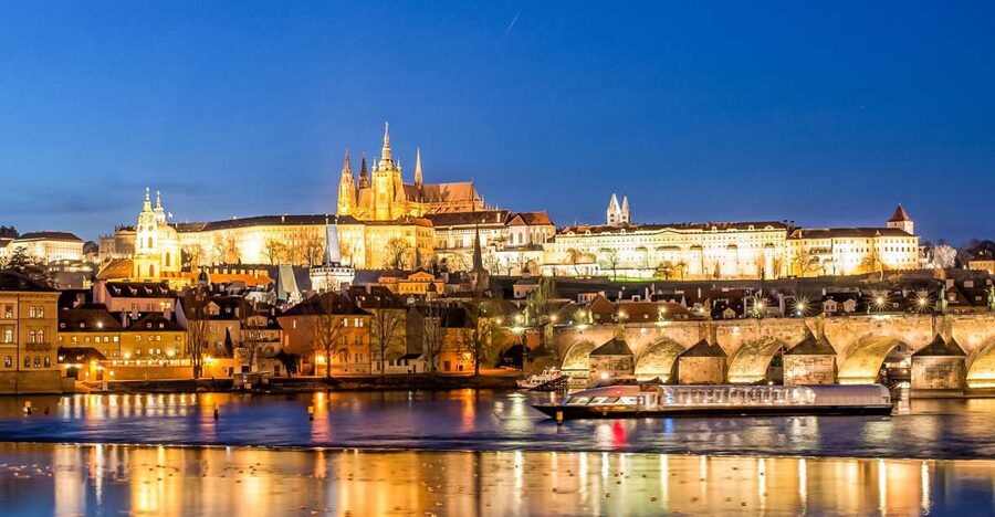 Prague: 50-Minute Sightseeing Evening Cruise - Why a 50-Minute Prague Night Cruise Works So Well