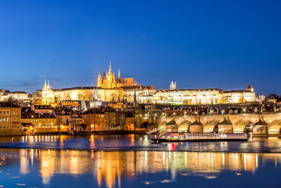 Prague: 50-Minute Sightseeing Evening Cruise - The First River Views: Rudolinuм, Charles Bridge, and the “Lights-On” Feeling