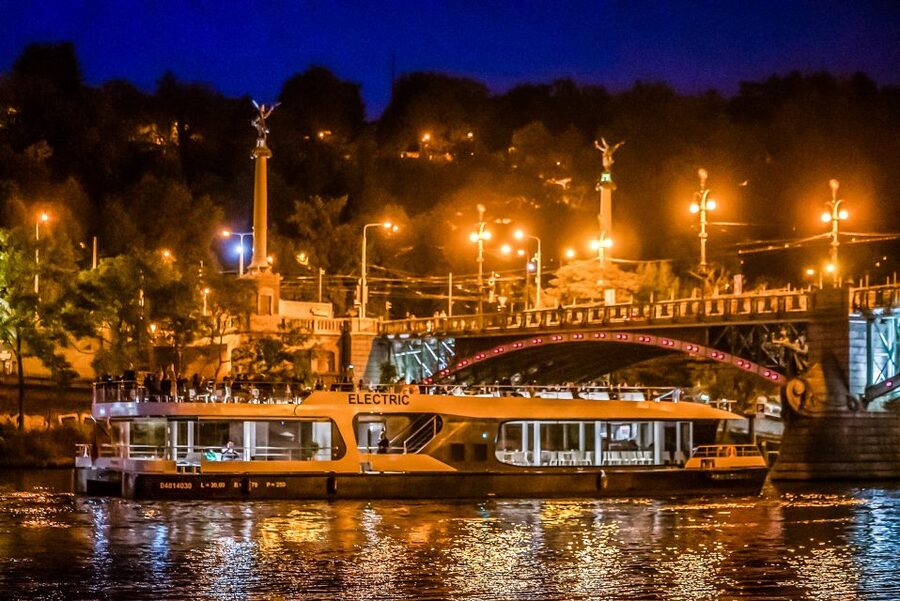 Prague: 50-Minute Sightseeing Evening Cruise - Štvanice Island and the Rhythm of the Return
