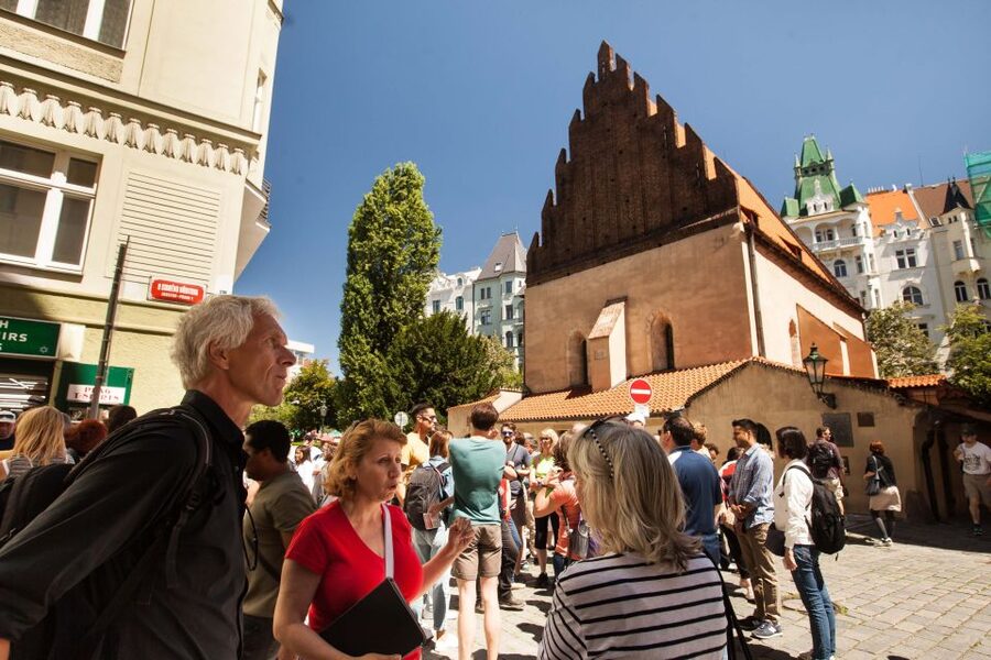 Prague: 6-Hour City Tour including Cruise and Lunch - Jewish Quarter highlights: synagogues, viewpoints, and the right pace