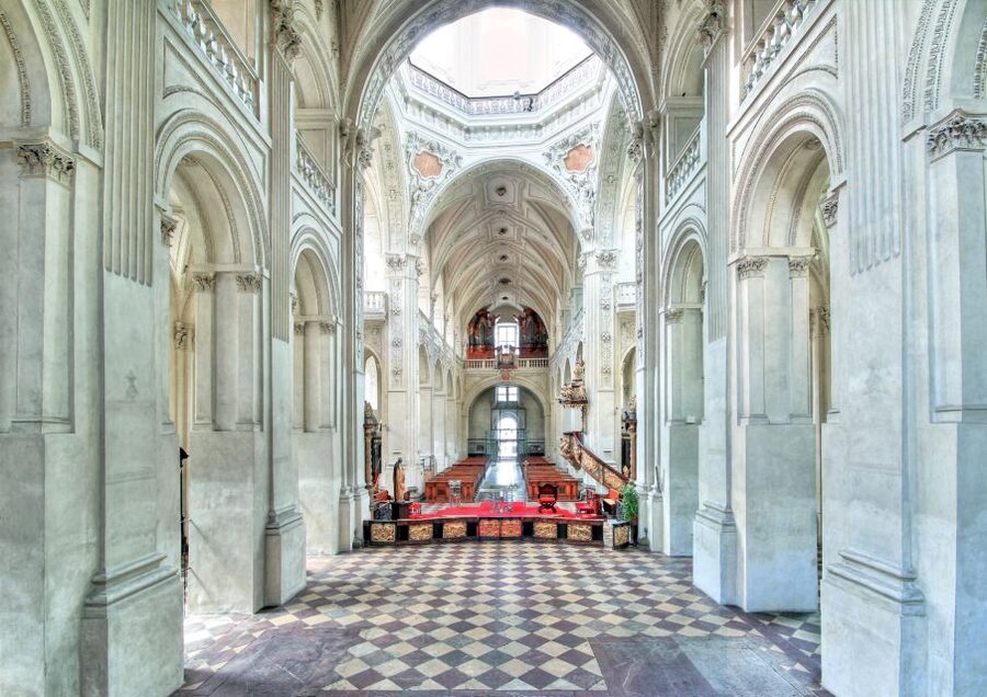 Prague: A. Vivaldi Four Seasons at St. Salvator Church - St. Salvator Church acoustics: why this venue matters