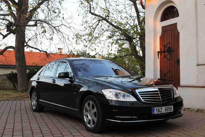 Prague airport luxury transfer by a Mercedes Benz S class - The drive: what you actually get on the way into Prague
