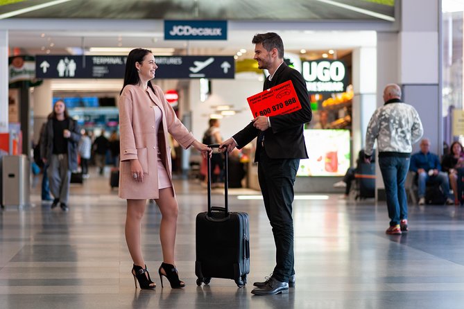 Prague Airport Private Arrival Transfer - The Ride to Central Prague, Time, and Traffic Reality