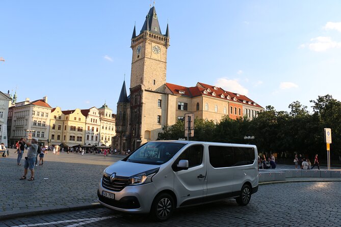 Prague Airport Transfers, Praga Aeropuerto Traslados, ESPAŇOL-ENG - A Prague Airport Transfer That Feels Like a Fast City Orientation