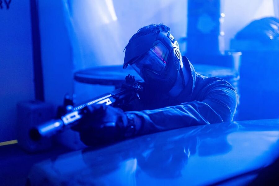 PRAGUE AIRSOFT SHOOTING GAMES - Choosing Indoor Versus Outdoor Airsoft in Prague