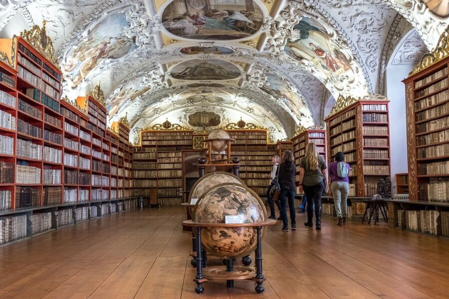 Prague Beer and Baroque: A Highbrow Brew Tour - Guides matter: what I’d look for in Vadim or Peter’s style