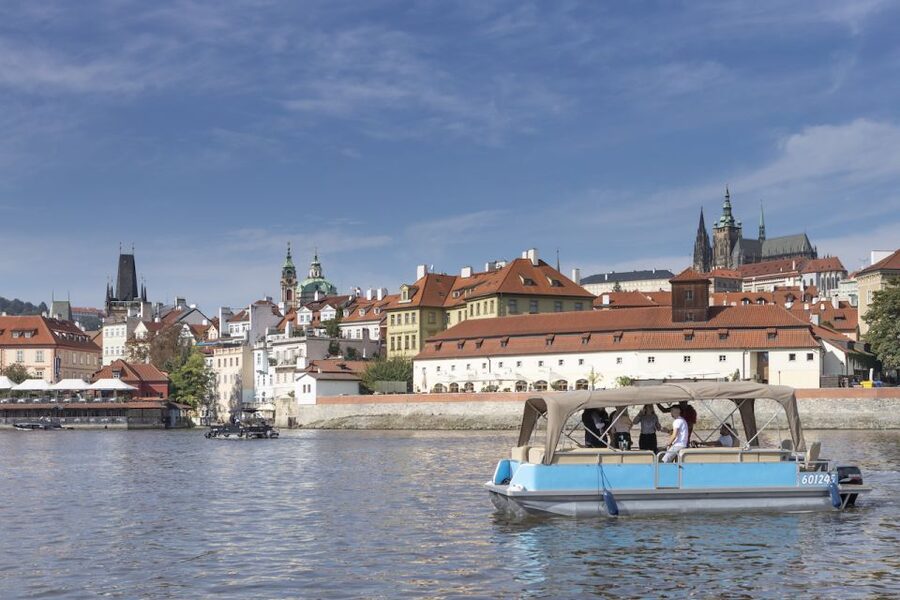 Prague: Beer Boat Tour - Your Route Along the Vltava: Charles Bridge, National Theatre, Kampa Island, Prague Castle Views