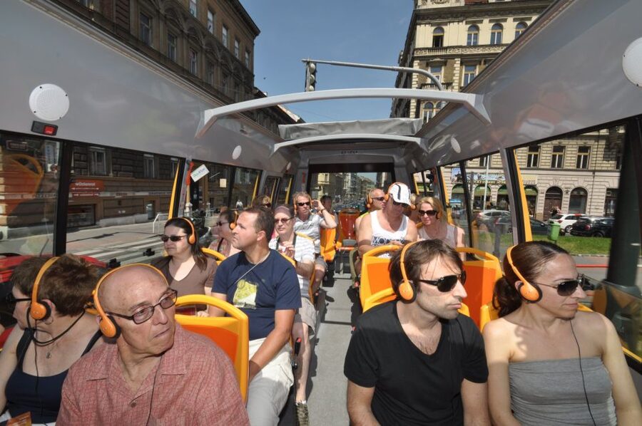 Prague: Big Bus Hop-on Hop-off, Castle Tour and River Cruise - Key takeaways before you go