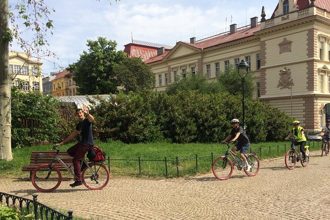 Prague Bike Tour - Stunning Viewpoints, Castle, City & Park - Prague Castle Area Without The Full Interior Tour Trap