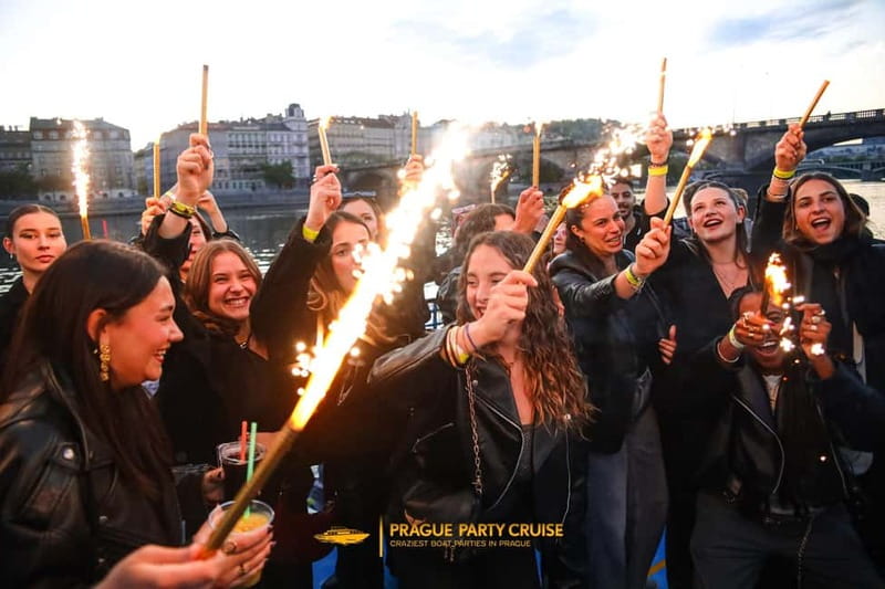 Prague : Boat Party with Afterparty at EPIC - Prague Castle photo stop: the skyline moment without the uphill hike