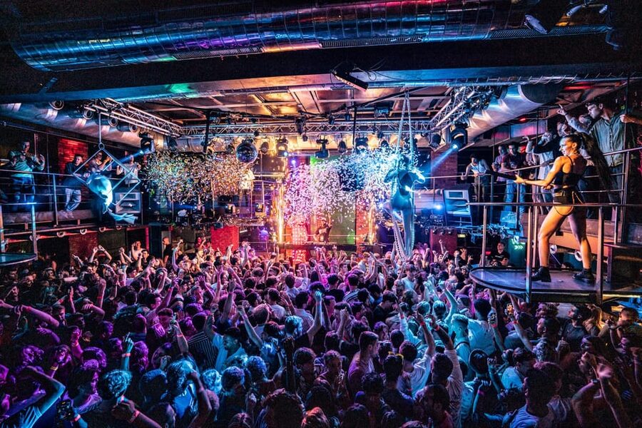 Prague: Boat Party with Unlimited Drinks & After Party Entry - The route: Charles Bridge, Kampa Island, Prague Castle, Rudolfinum at night