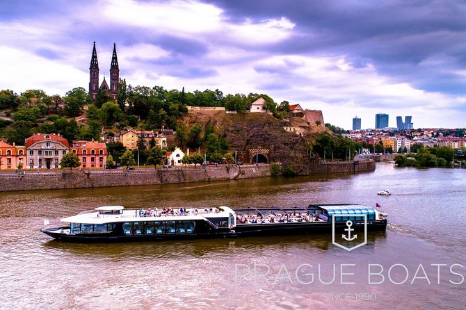 Prague Boats 3-hour Dinner Cruise - Who should book this Prague dinner cruise (and who should skip it)