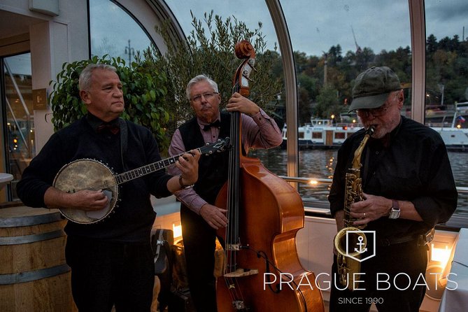 Prague Boats 3-hour Dinner Cruise - Common trade-offs: when the 3 hours might feel long