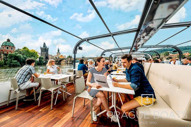 Prague Boats 3-hour Dinner Cruise - Live music on board: getting the best sound and views for photos