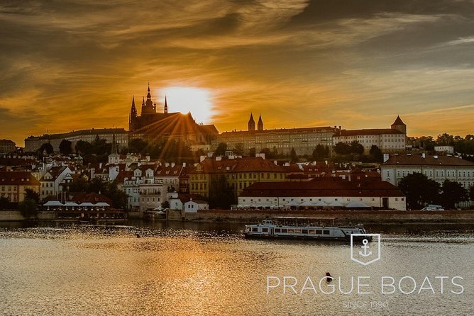 PRAGUE BOATS: 50-Minute Sightseeing Cruise - Choose the right deck: indoor comfort or outdoor views