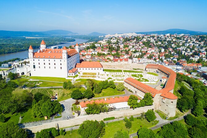 Prague-Budapest One-Way Sightseeing Day Tour - Győr Old Town: Baroque Streets, Churches, and the Town Hall Landmark