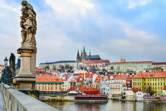 Prague: Bus Tour, Walking Tour, River Cruise and Lunch - Why This Castle-to-River Route Works For First-Timers