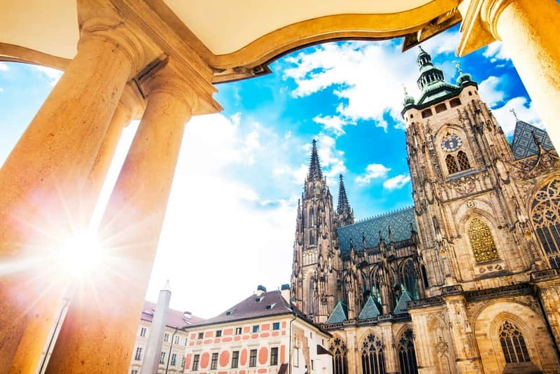 Prague Castle: 1-Hour Introduction Tour with Entry Ticket - What you actually get in the 1-hour intro