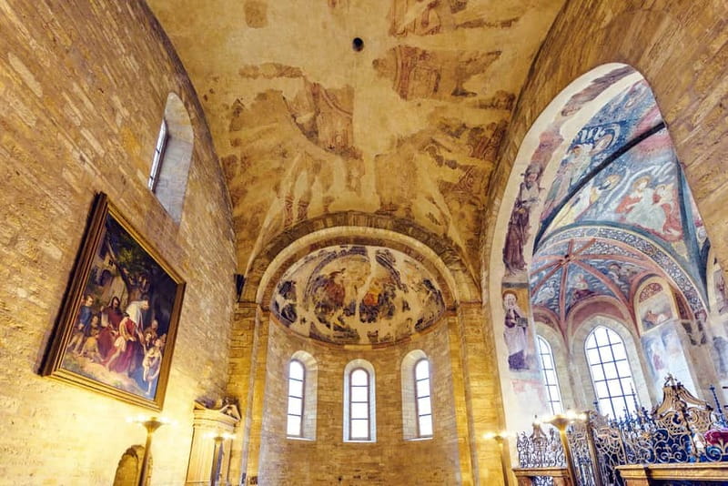 Prague Castle: 1-Hour Introduction Tour with Entry Ticket - St. Vitus’ Cathedral: where the Gothic details pay off