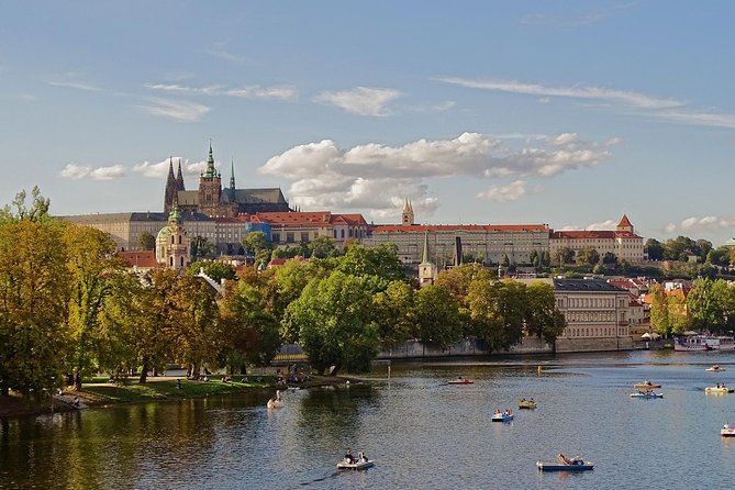Prague Castle and Lobkowicz Palace entrance tickets - Timing and getting your feet ready for the castle complex
