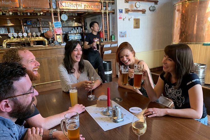 Prague Castle and Pubs Tour with Drinks Included - Start Smart: Malostranské Náměstí Meeting and the 3 pm Rhythm
