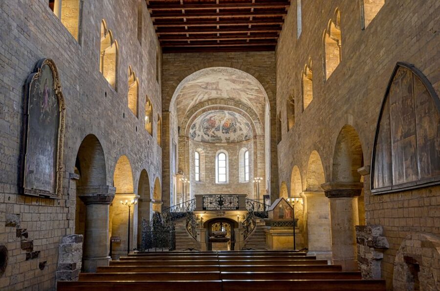 Prague Castle and St. Vitus Cathedral Private Walking Tour - Inside Prague Castle: Romanesque to Gothic to Renaissance, in plain terms