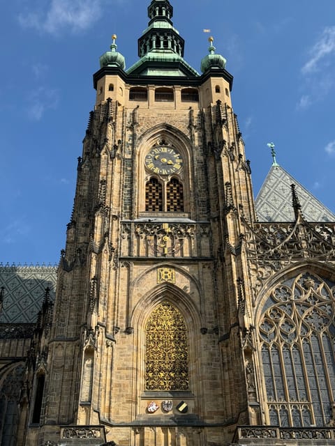 Prague Castle Interiors & Changing of the Guard-Small group - When this tour is the smartest choice