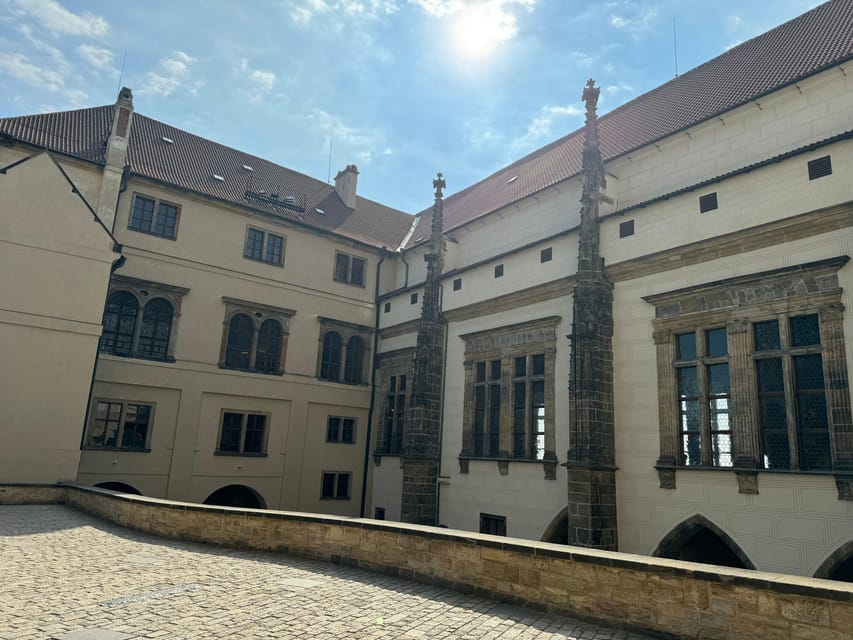 Prague Castle Interiors & Changing of the Guard-Small group - Pace, walking comfort, and what to bring