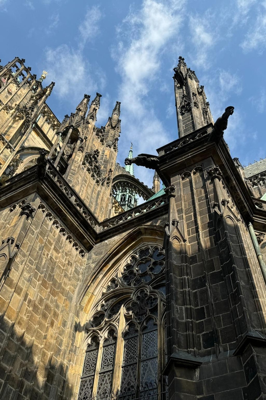 Prague Castle Interiors & Changing of the Guard-Small group - The best value: tickets included plus a guided path through multiple sites
