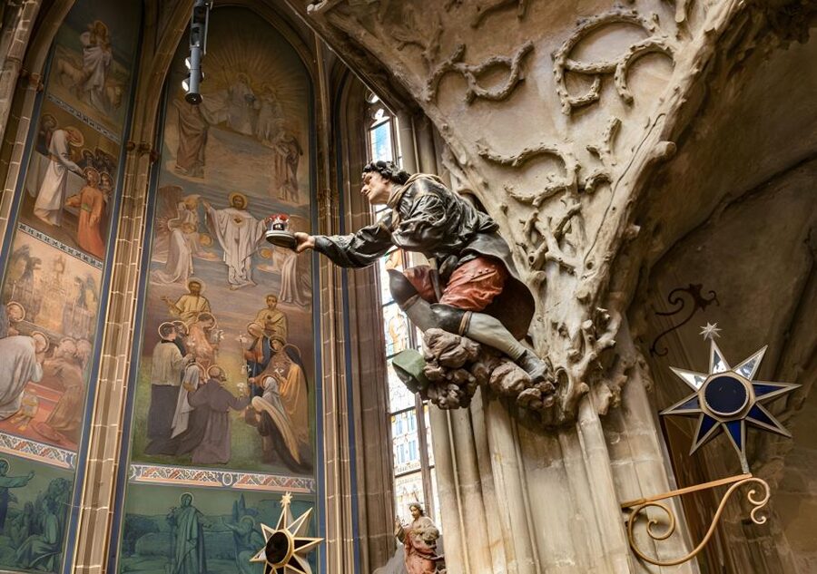 Prague Castle: Royal Palace, Cathedral, and Golden Lane Tour - Old Royal Palace to St. George’s Basilica: Two Ways to Read the Same Site