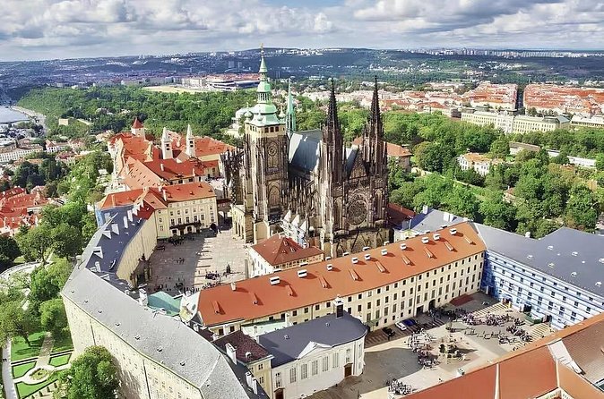 Prague Castle Skip-The-Line Ticket with Audio guide - Golden Lane and Daliborka Tower, your best photo payoff