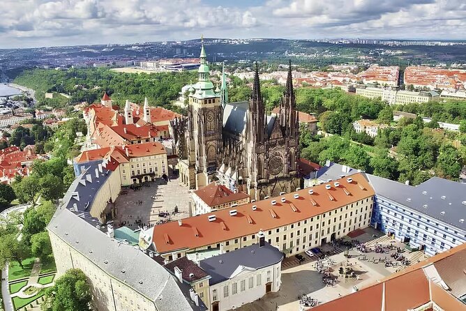 Prague Castle Skip-The-Line Ticket with Audio guide - How long it takes, and how to pace yourself